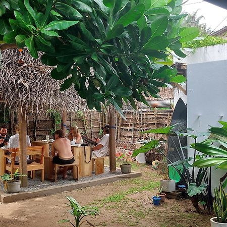 Bed and Breakfast Cosynsurf à Matara Extérieur photo