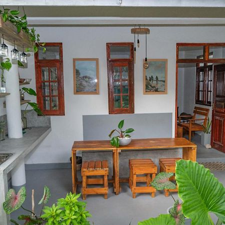 Bed and Breakfast Cosynsurf à Matara Extérieur photo