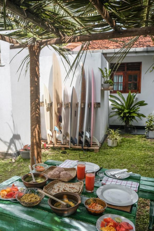 Bed and Breakfast Cosynsurf à Matara Extérieur photo