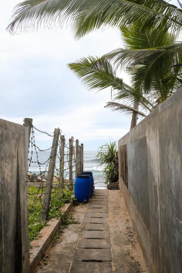 Bed and Breakfast Cosynsurf à Matara Extérieur photo