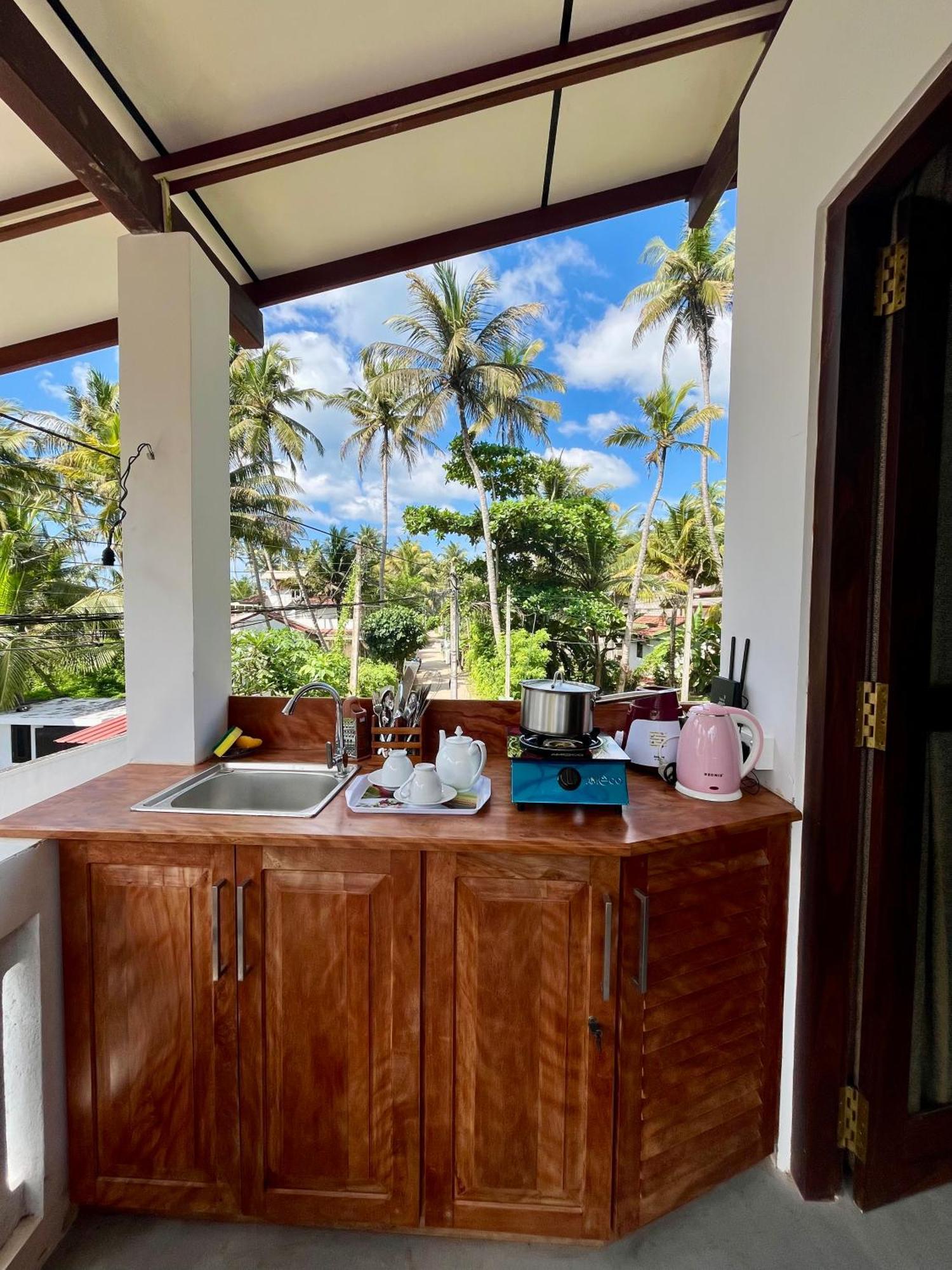 Bed and Breakfast Cosynsurf à Matara Extérieur photo