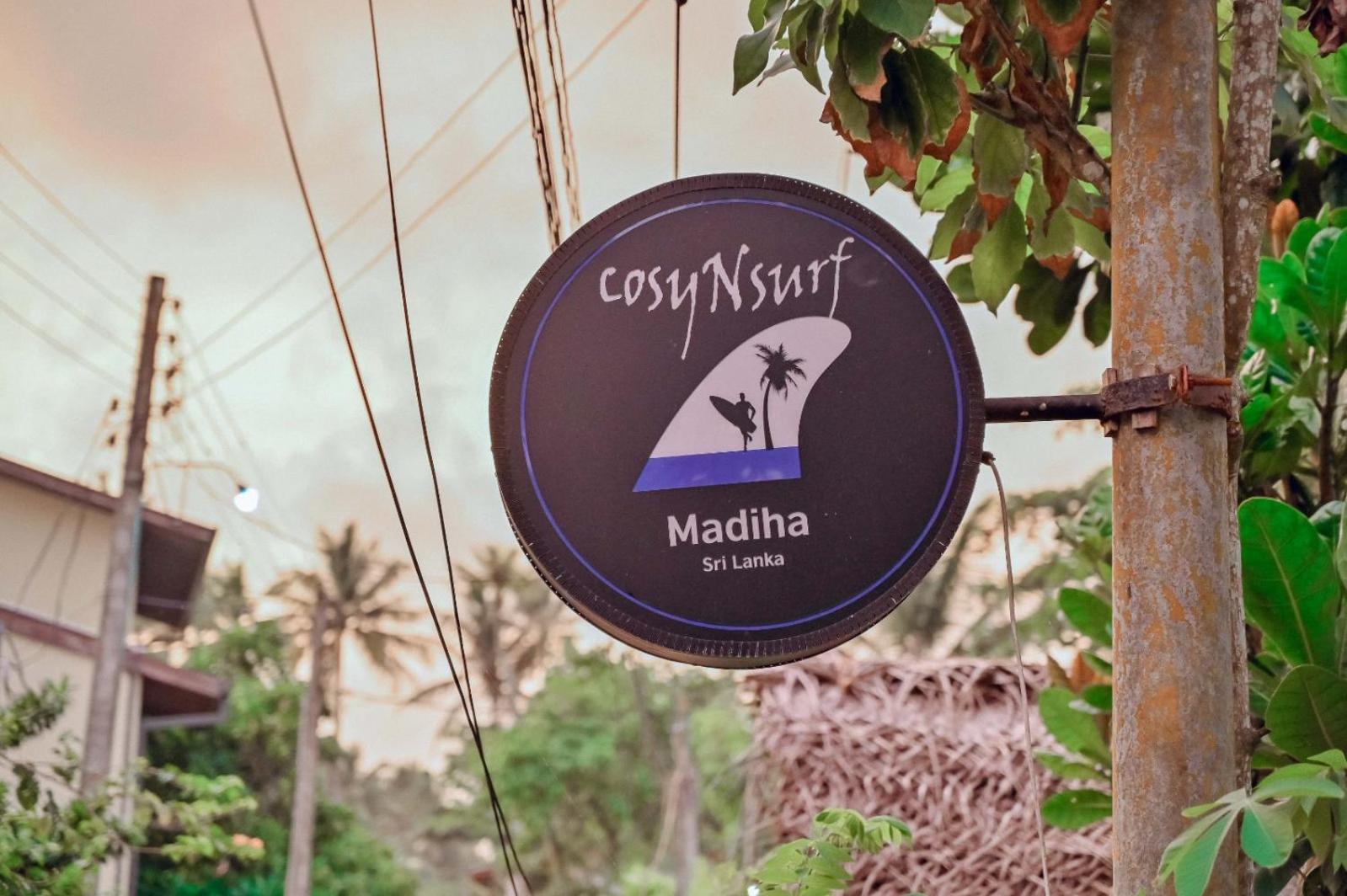Bed and Breakfast Cosynsurf à Matara Extérieur photo
