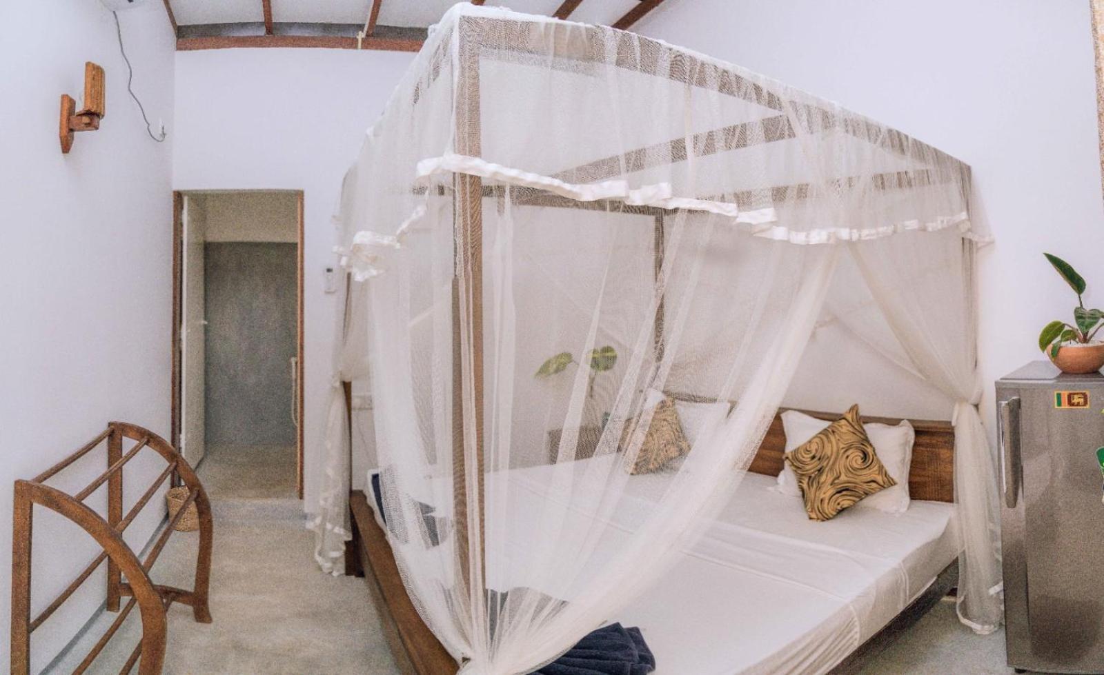 Bed and Breakfast Cosynsurf à Matara Extérieur photo