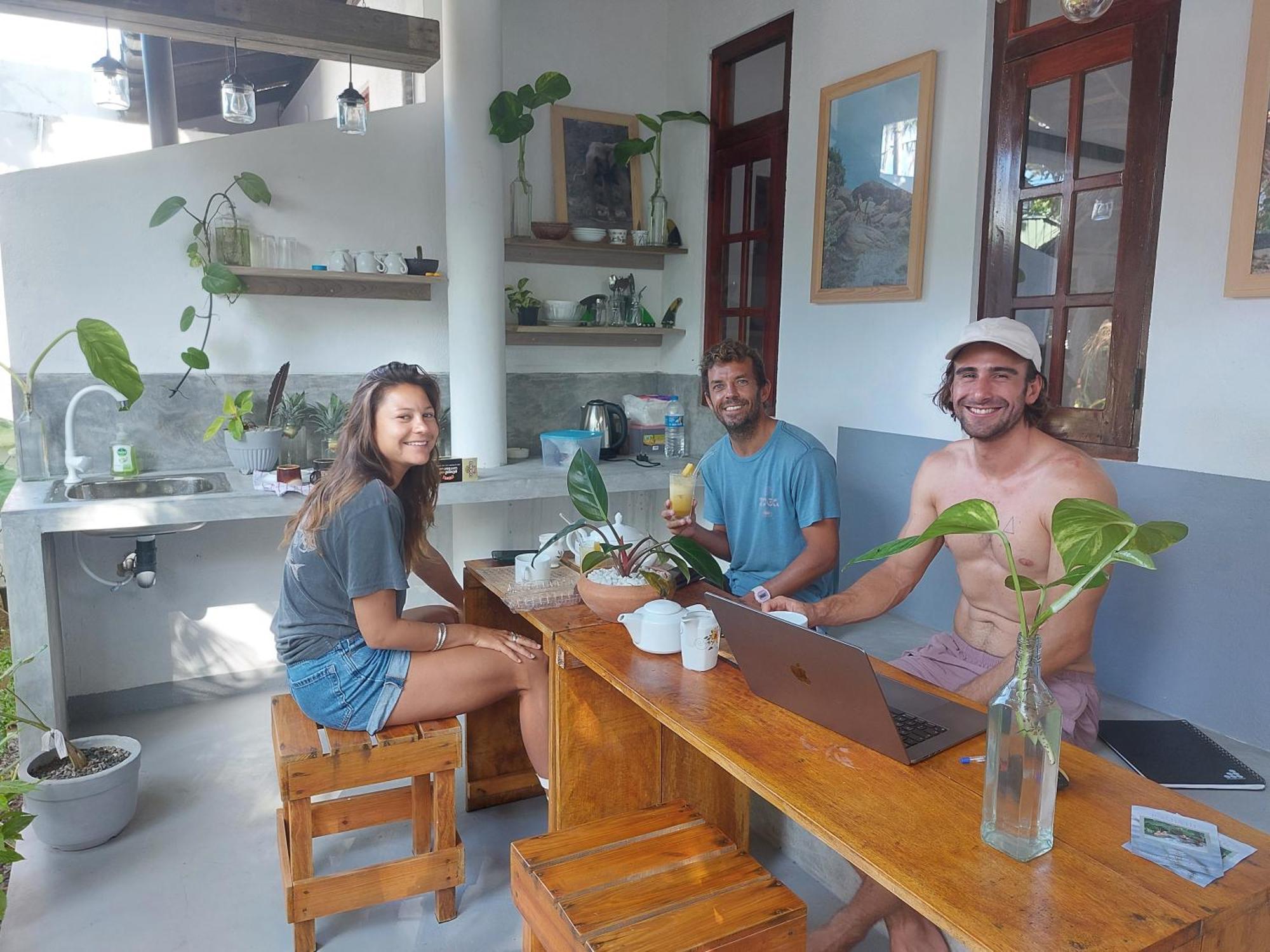 Bed and Breakfast Cosynsurf à Matara Extérieur photo